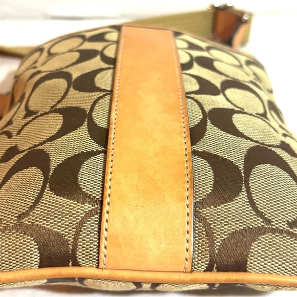 Coach vintage CC signature print canvas crossbody handbag main - Picture 4 of 9